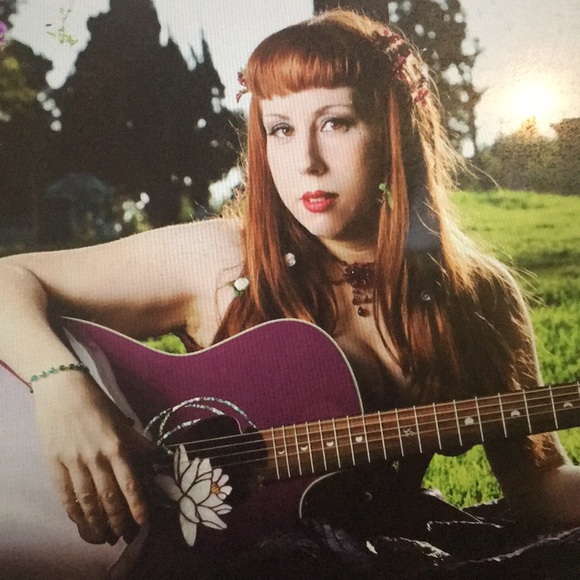 Meet your Posher, Lexa - Picture 5 of 7